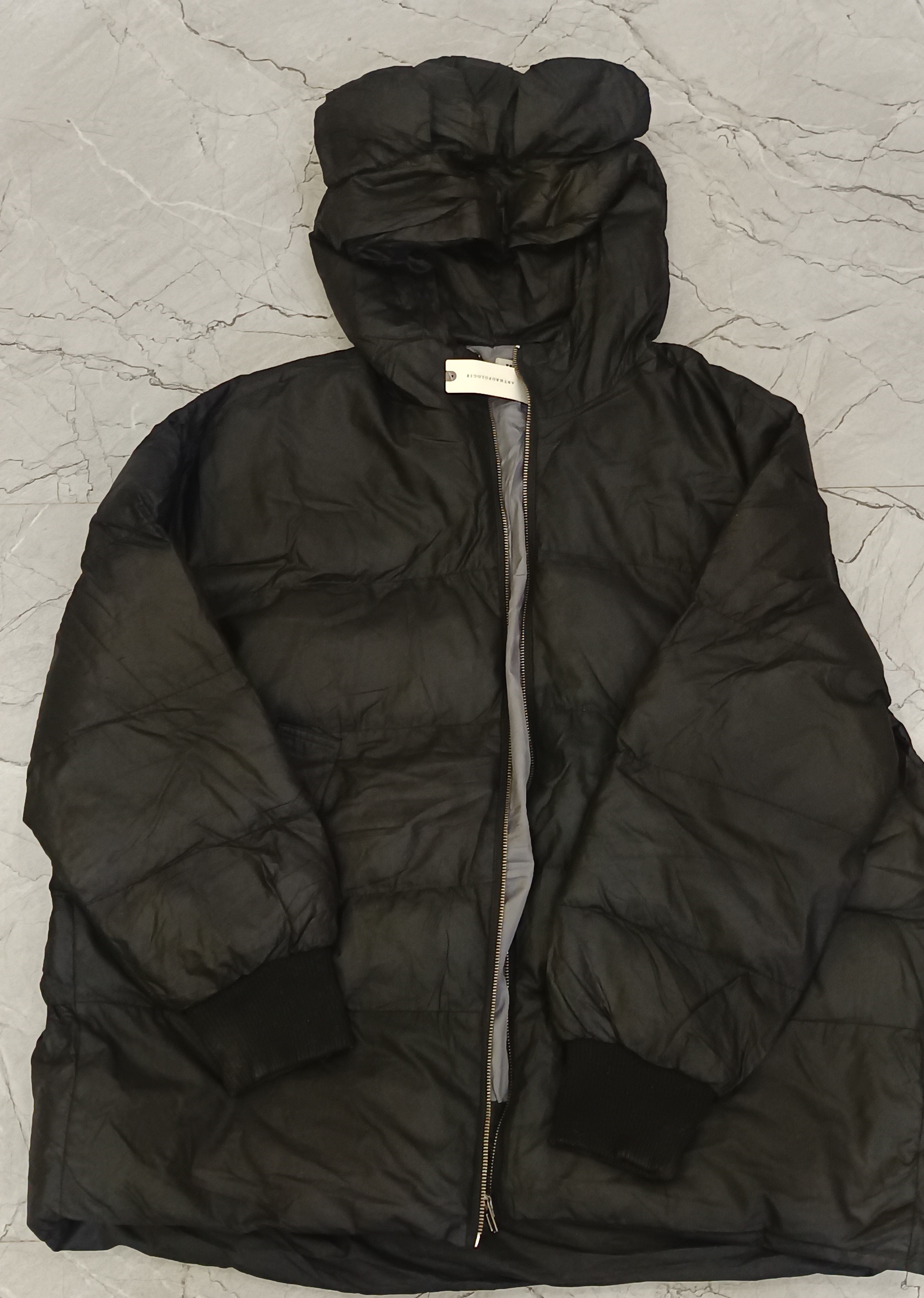 Black Hooded Puffer Jacket – Warm & Stylish Winter Wear